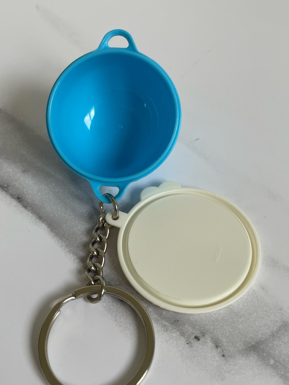 Tupperware “that’s a bowl” keychain or pill container - Picture 4 of 6